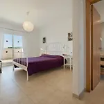 Villa Marisa I
